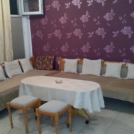 Four Apartman *