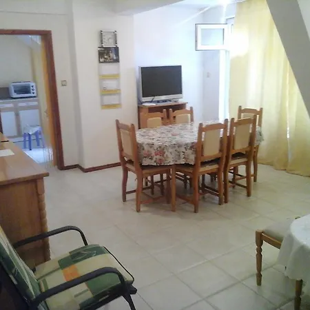 Four Apartman