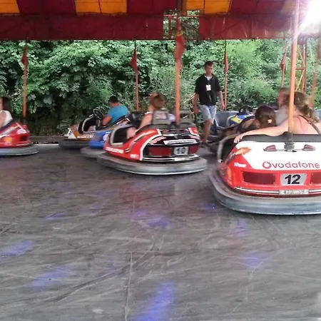 Four شقة